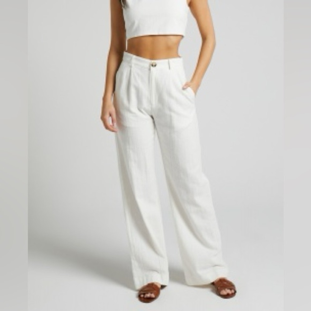 Showpo LARISSA TROUSERS - MID RELAXED STRAIGHT LEG TROUSERS IN WHITE Linen